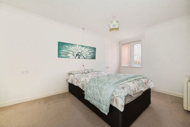 Flat 4, Fairholme Court, Archers Road, Eastleigh photo 2