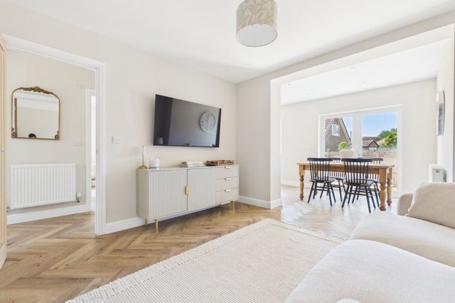 6, West End Way, Lancing photo 3