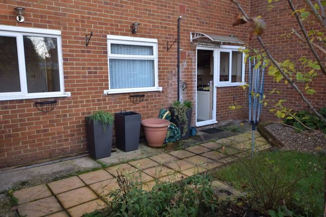 Maisonette to rent in Carrington Place, Tring