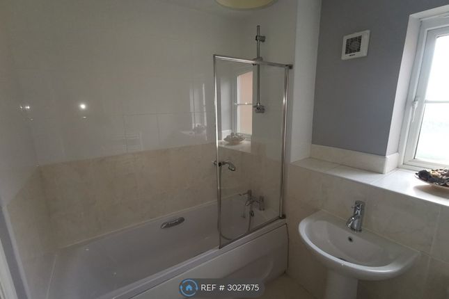 Henley Court, Whiston photo 4