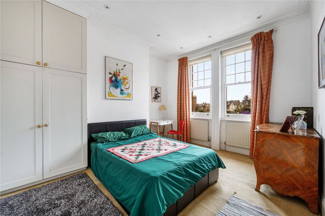Flat for sale in Chiswick High Road, Chiswick, London, UK