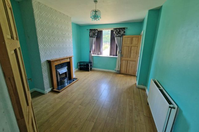51, Heckmondwike Road, West Yorkshire photo 4