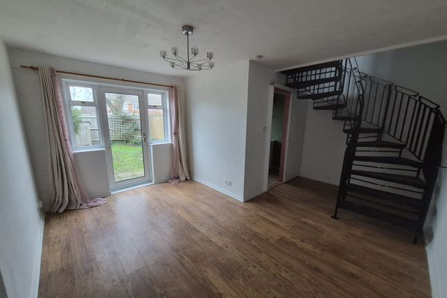 65, Orwell Drive, Aylesbury photo 4