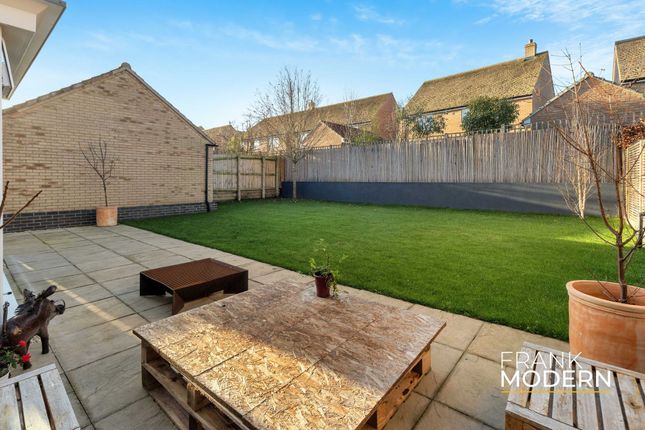 20 Paynes Field, Stamford photo 4
