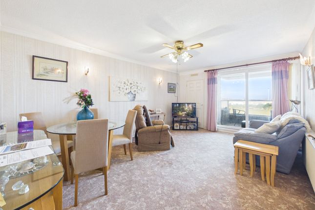 Apartment 4 Etonhurst, 35, Beach Road, North Somerset photo 2