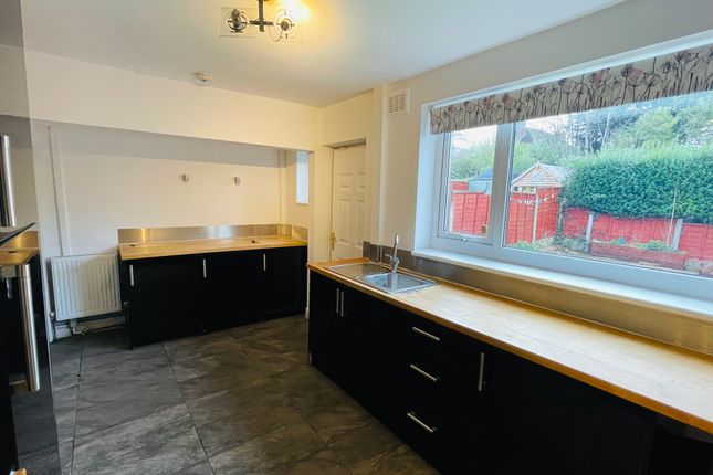 18, Brookcroft Road, Manchester photo 5