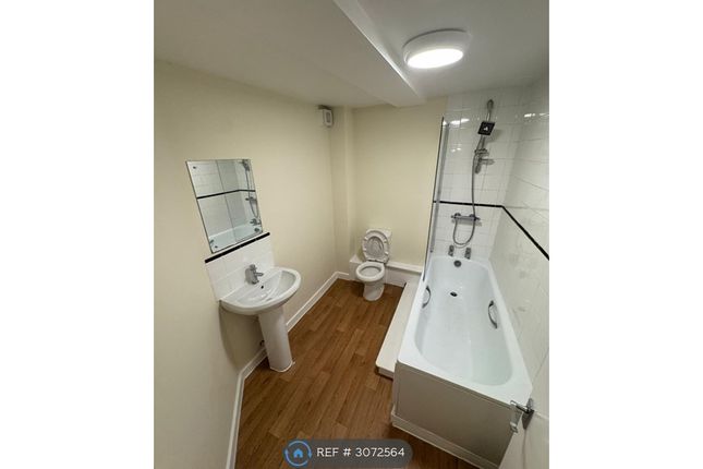 Flat, A West Street, Leominster photo 2