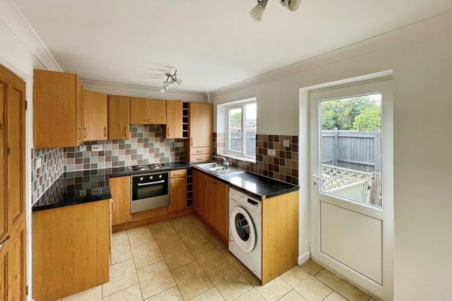 4, Sawyers Close, Newark photo 2