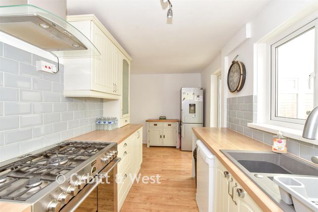 5, Dockenfield Close, Havant photo 4