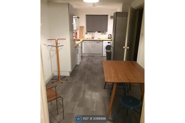 Celandine Drive, Hackney, London photo 4