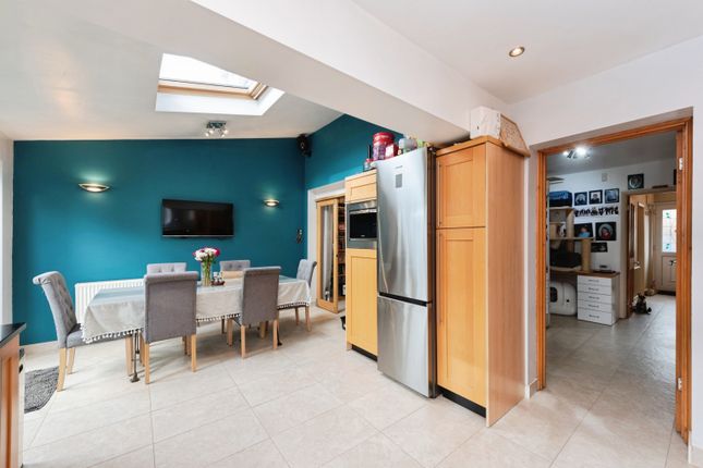 Adecroft Way, West Molesey photo 4