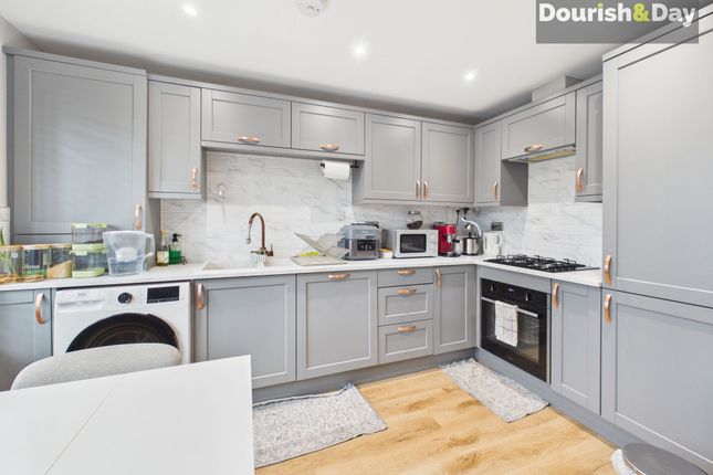60c Crab Lane, Stafford photo 3