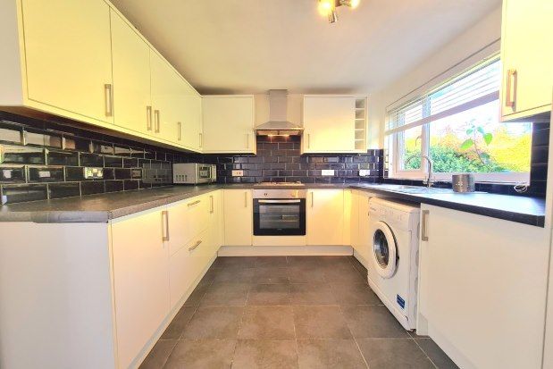 Thumbnail Maisonette to rent in Sharon Court, Bromley