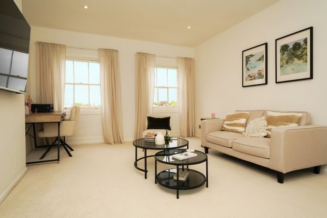 Flat 5,  21, Lansdown Crescent, CHELTENHAM photo 3