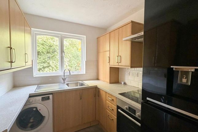 12, Peplow Close, West Drayton photo 3