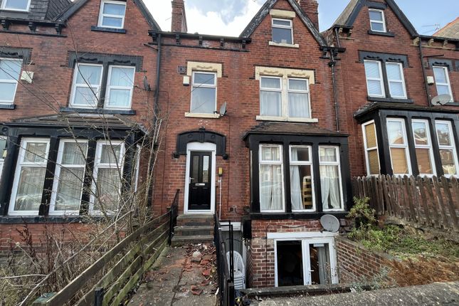 Terraced house to rent in Estcourt Avenue, Leeds, West Yorkshire