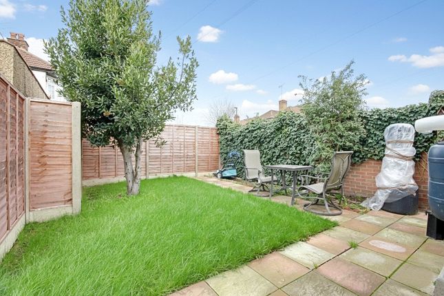 11A, Broadoak Avenue, Enfield photo 3