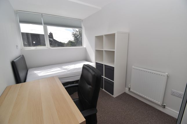 Terraced house to rent in Barrowfield Lane, Kenilworth, Warwickshire