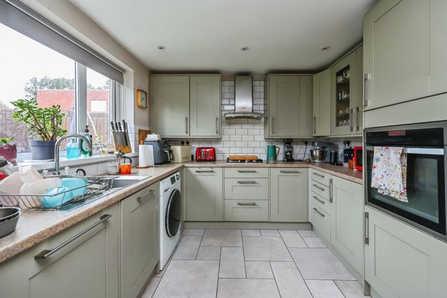 9, Smithy Close, Nottingham photo 2