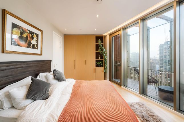 Flat for sale in Canal Reach, London