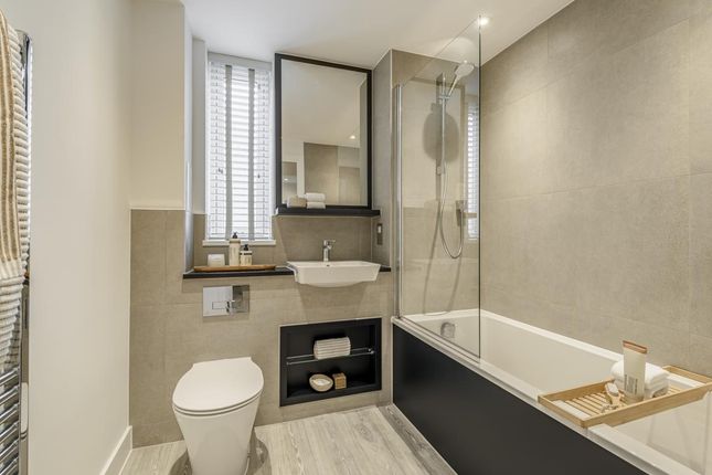 1, Lampton Parkside, Hounslow,
TW3 photo 4