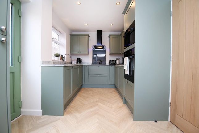 10, Cross Road, Uttoxeter photo 4