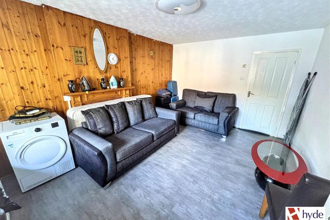 46, Abercarn Close, Manchester photo 4