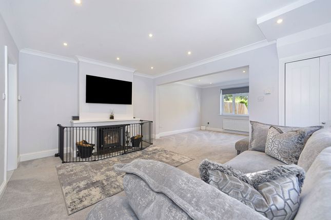 5 Wayside Cottages Horsham Road, Horsham photo 4
