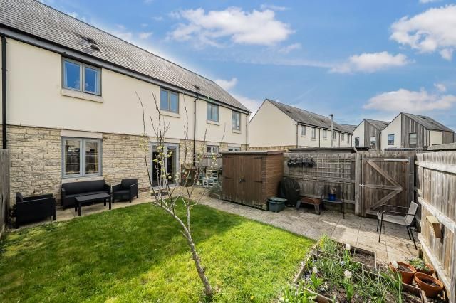 9, Blueberry Drive, Bicester photo 2