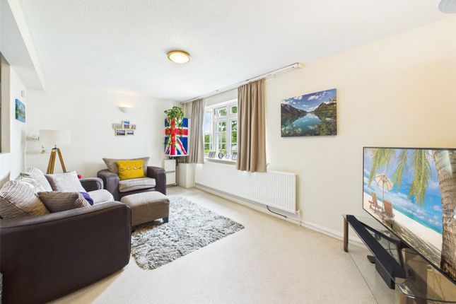 Flat 17 Copper Beeches,, Witham Road, Isleworth photo 2