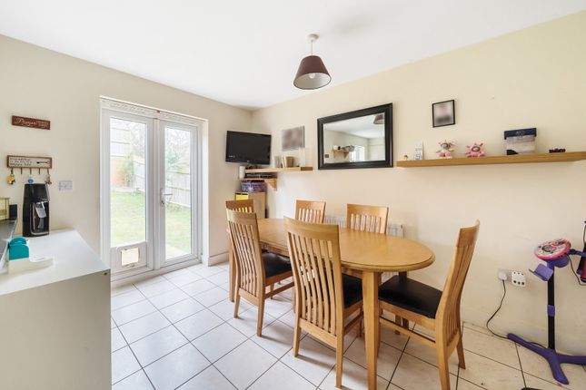 Link-detached house for sale in Drovers Way, Newent, Gloucestershire