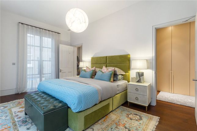 Flat for sale in Devonshire Place, Marylebone, London