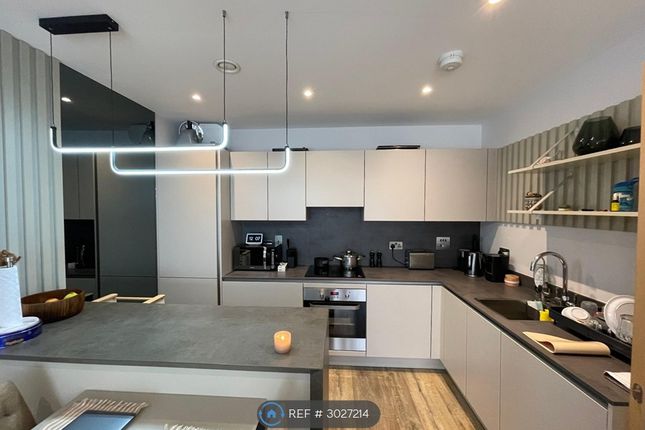 Flat, Buttercup Apartments Bittacy Hill, London photo 4