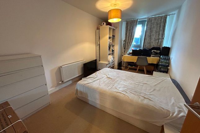 2, Vantage Apartments, London photo 4