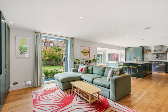 12, Veronica Road, London photo 4