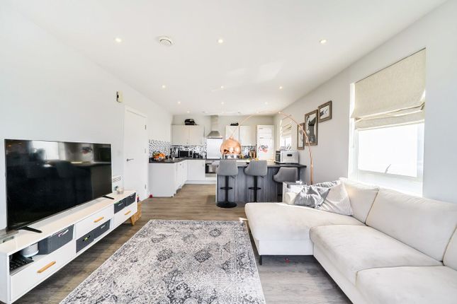 100, Waterfront Heights, Wembley photo 2