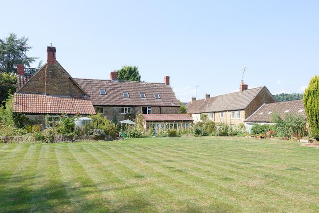 Pitt Court, Dursley photo 2