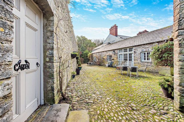 Cottages Courtyard