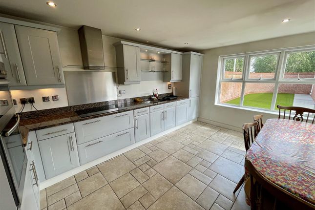 5, Lawsons Court, Darlington photo 4