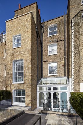 Town house to rent in South Eaton Place, Belgravia