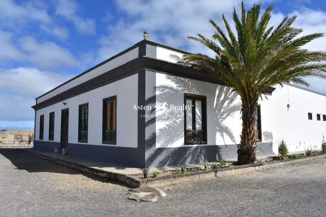 Thumbnail Commercial property for sale in Barranco De Herques, Guimar, Santa Cruz Tenerife