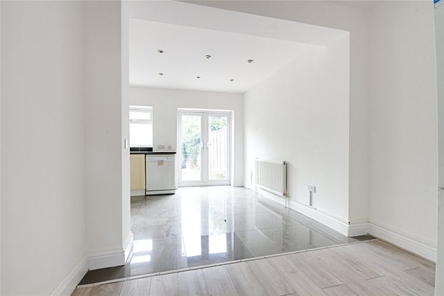 10, Aylands Road, Enfield photo 4