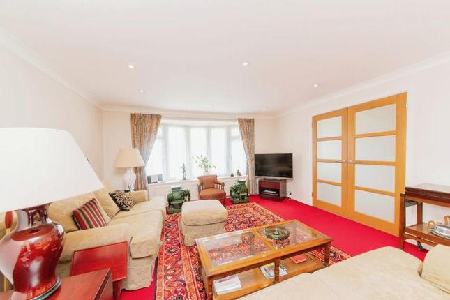 24, Temple Mead Close, Stanmore photo 2