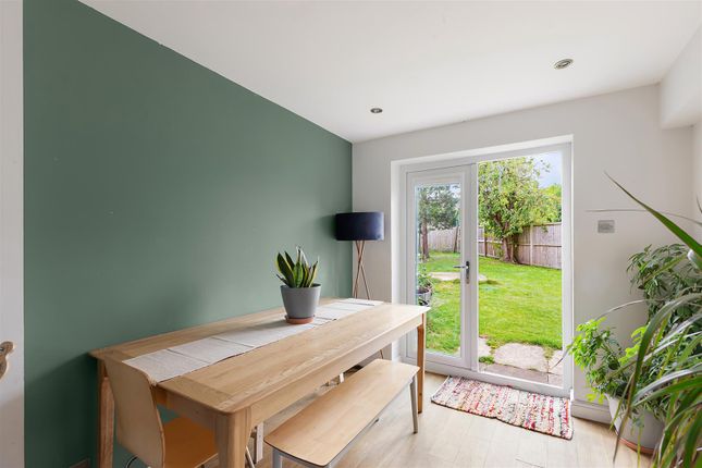 9, Thwaites Avenue, Ilkley photo 4