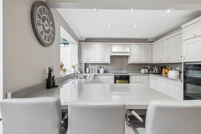 2, Oakview, Amersham photo 3