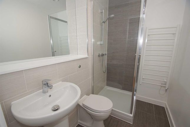 411, Aire, Leeds photo 3