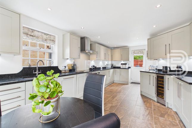 1, Brambling Close, Rugby photo 2