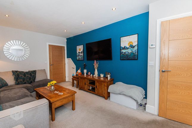 5 Woodland Grange, Manchester photo 2