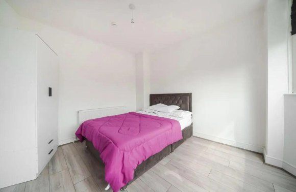 13, Bracondale Road, London photo 4
