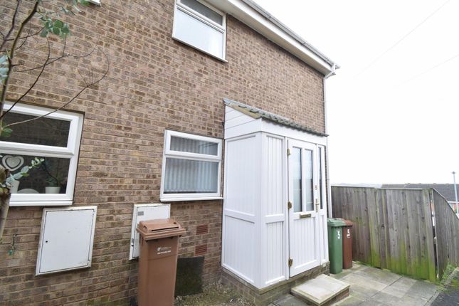 Terraced house to rent in Shelley Walk, Stanley
